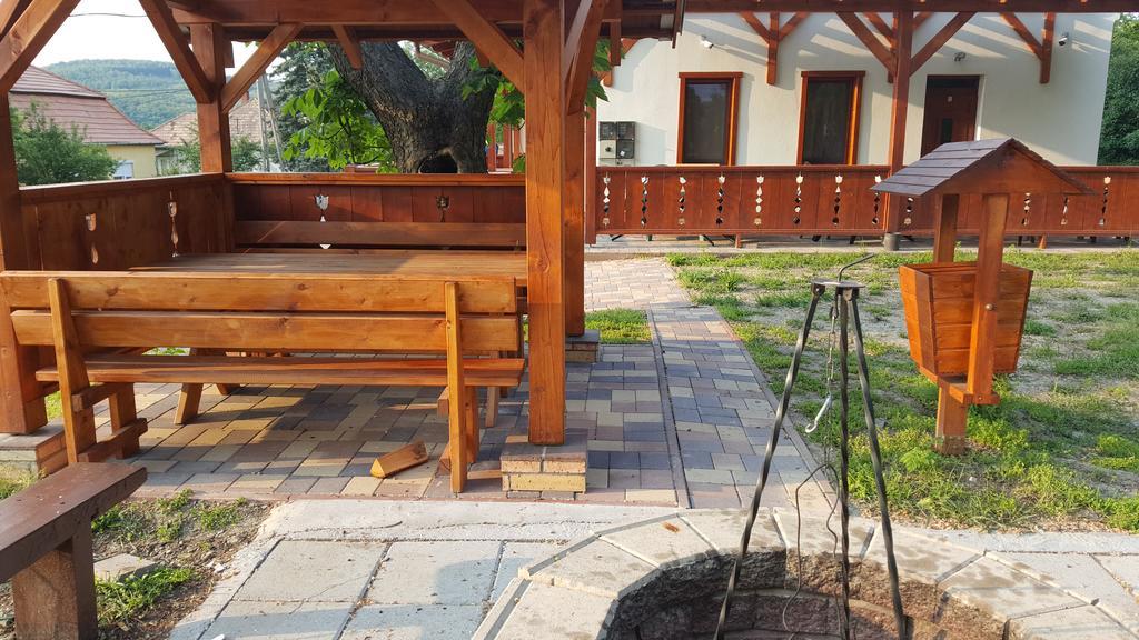 Gesztenyés Vendégház Garáb Esterno foto